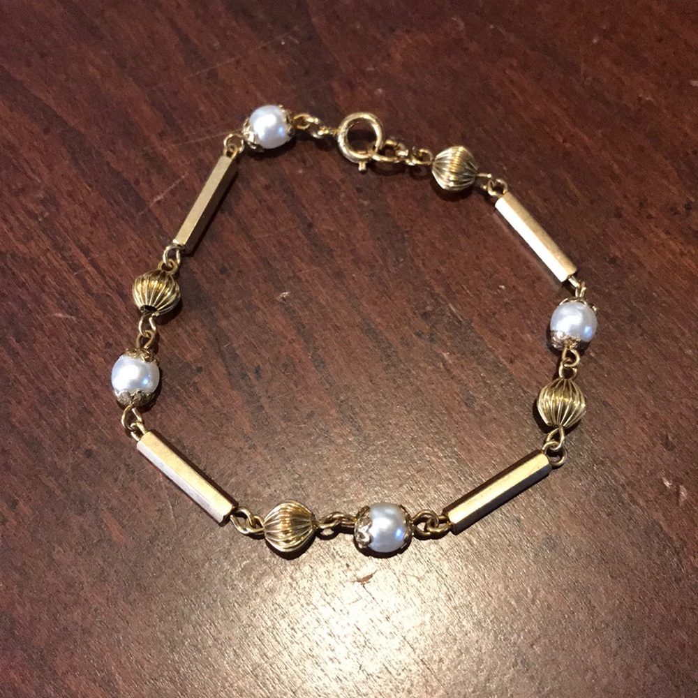 Vintage Goldtone Bar Swirl Bead Pearl Bracelet